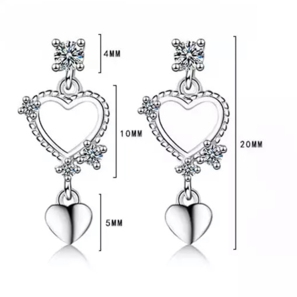 🌟 Sterling Silver 925 CZ Heart Earrings - Picture 4 of 4